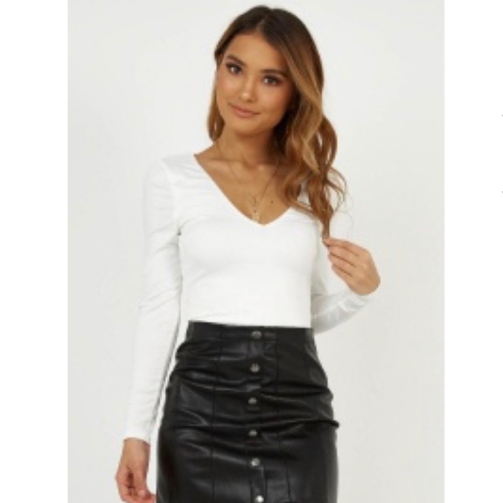 My Own Way White Top, Fitted, Deep V, Size 4